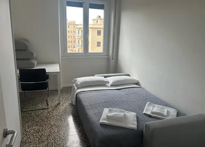 Elle Pyramid 1 Rome